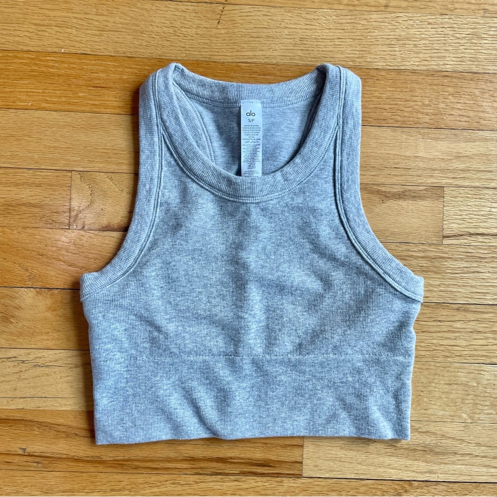 Like-new Alo Seamless Delight High Neck Bra Size S in Athletic Heather Grey